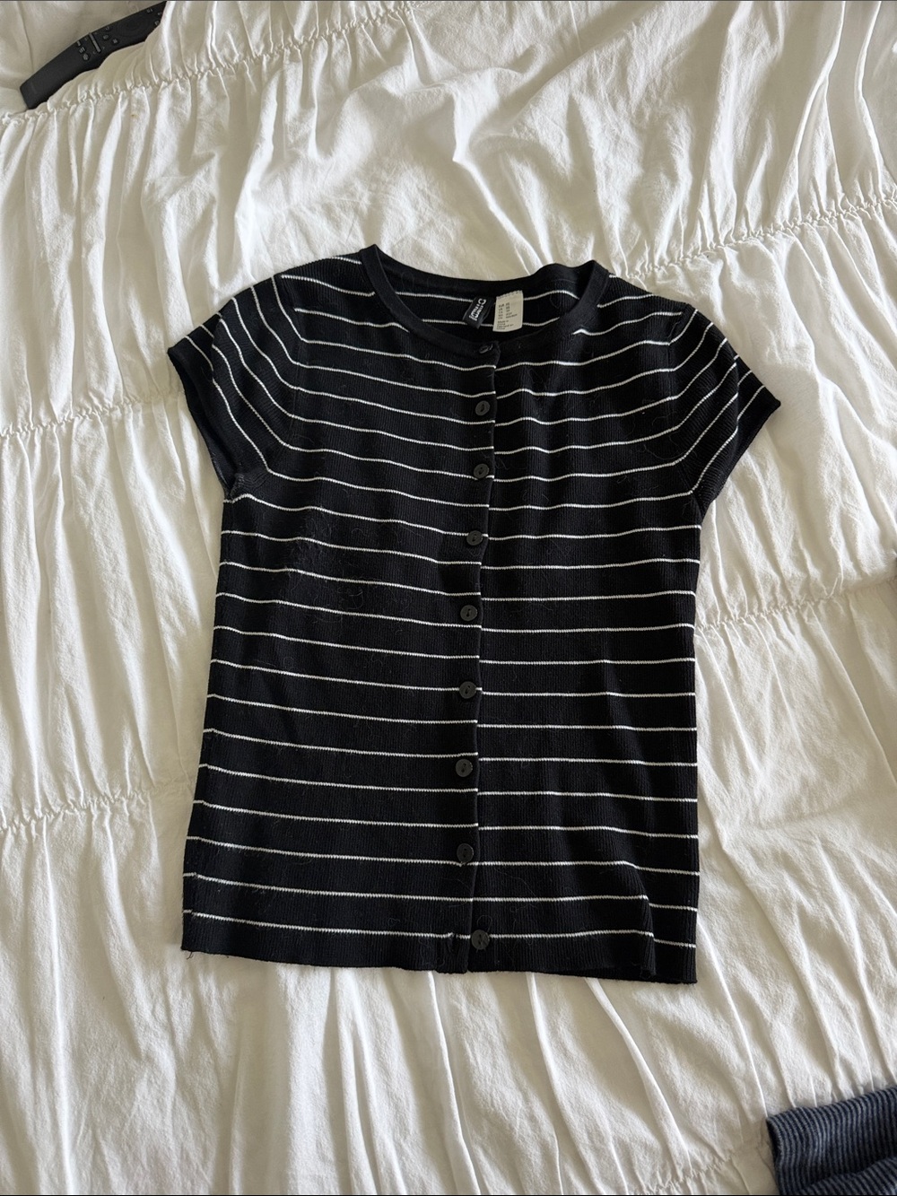H&M Black and White Striped Short Sleeve Button-Front Top